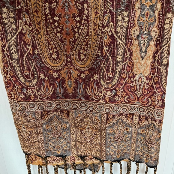 Woven Throw - Picture 7 of 10